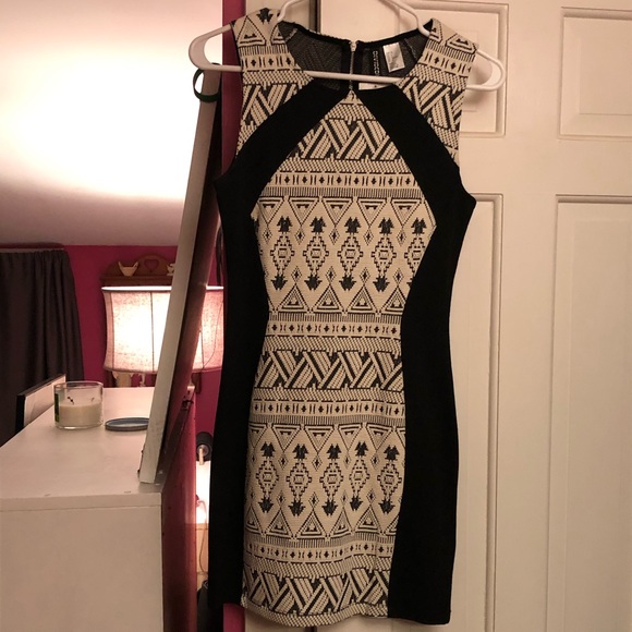 Black and white bodycon dress - Picture 1 of 3